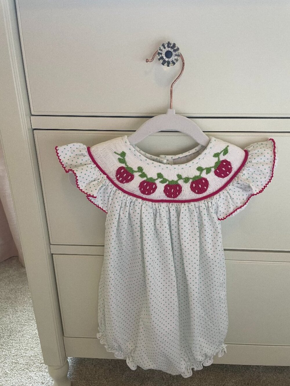 Babeeni Baby Girl Smocked Strawberry Flutter Sleeve Dot Bubble Size 12M NWOT